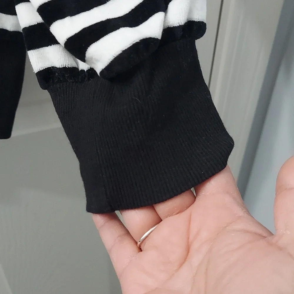 Karl Lagerfeld Womens Black and White Striped Crew Neck Sweater Soft Lar…